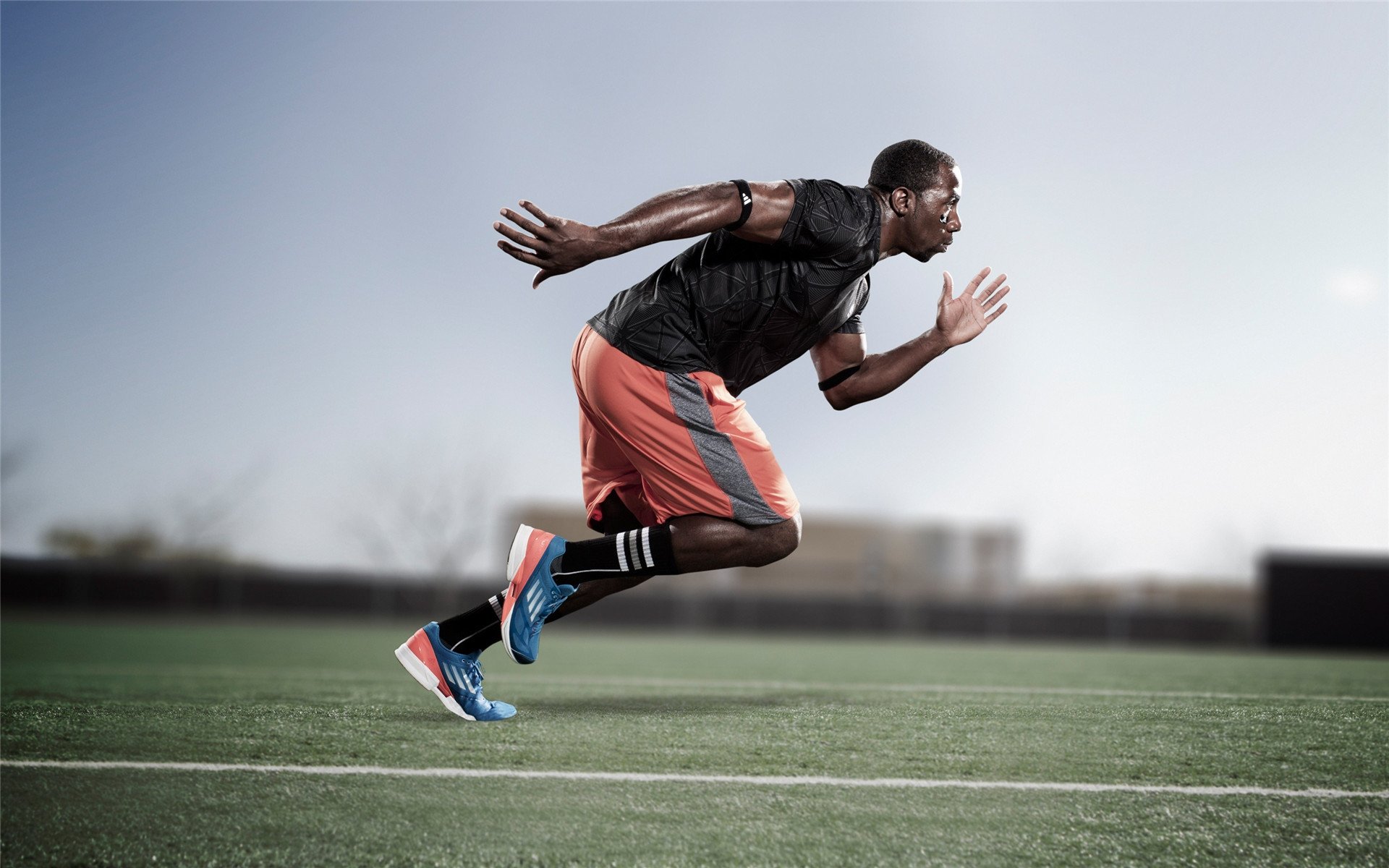 B费本赛季英超28次创造良机是所有球员中最多,英超赛季收入