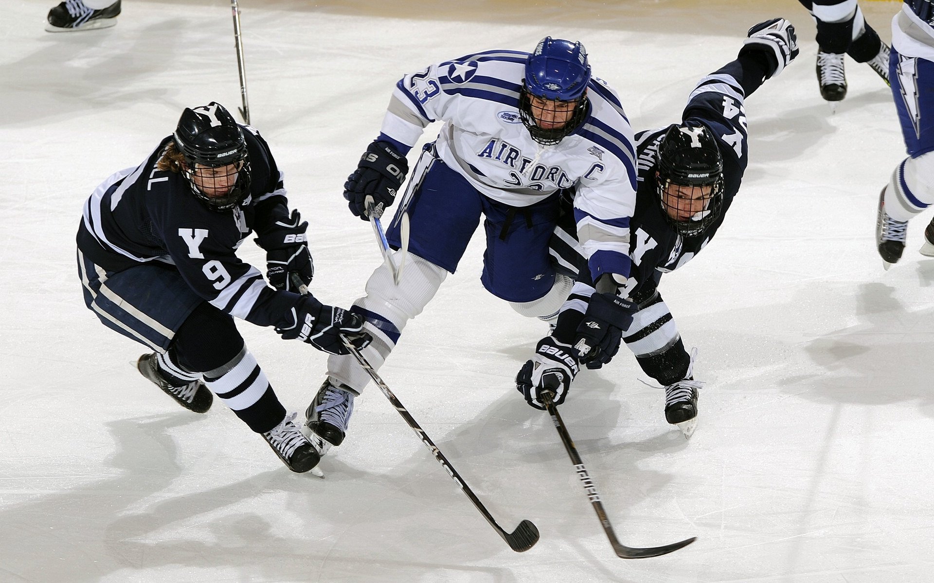 数据曲线:美国选手配速高峰前移,美国队短跑选手