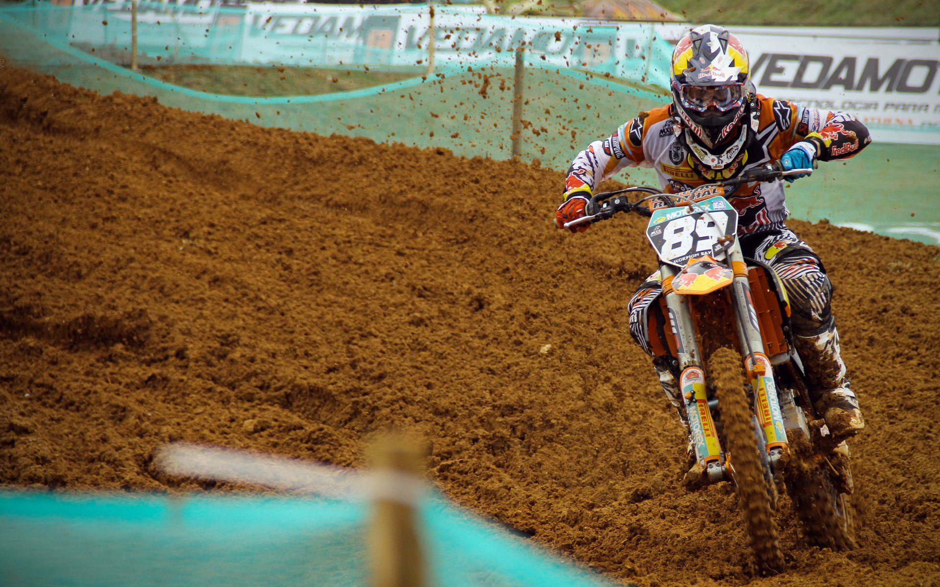 浓眉攻防一体湖人防守效率提升,浓眉伤后湖人战绩